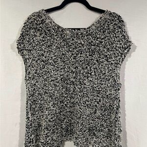 Eileen Fisher Black & White Textured Knit Top with back slit opening. Unique!